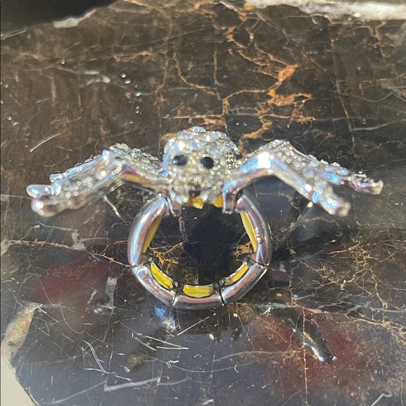 Rhinestone Spider Stretch Silvertone Ring - Picture 2 of 7